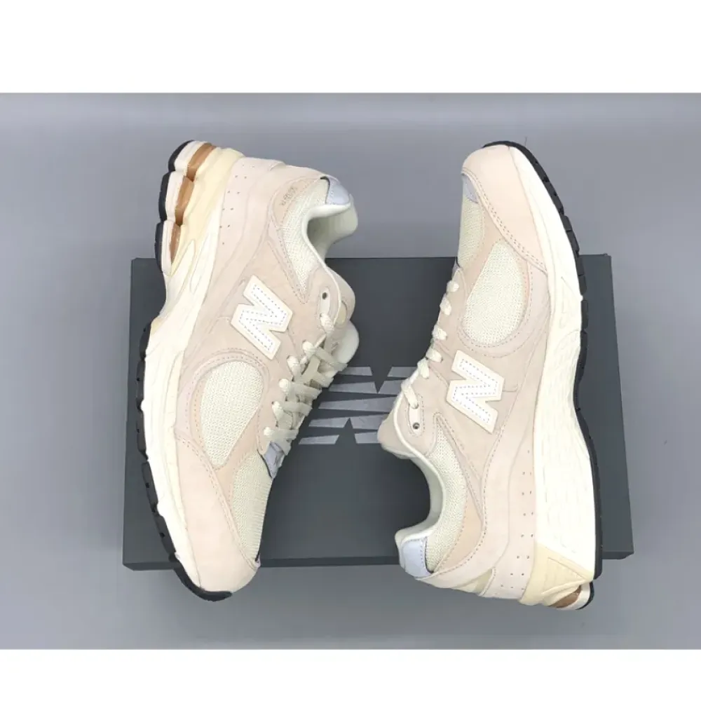 New Balance 2002R Calm Taupe Silver Metallic  M2002RCC