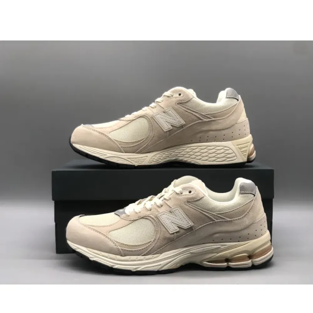 New Balance 2002R Calm Taupe Silver Metallic  M2002RCC