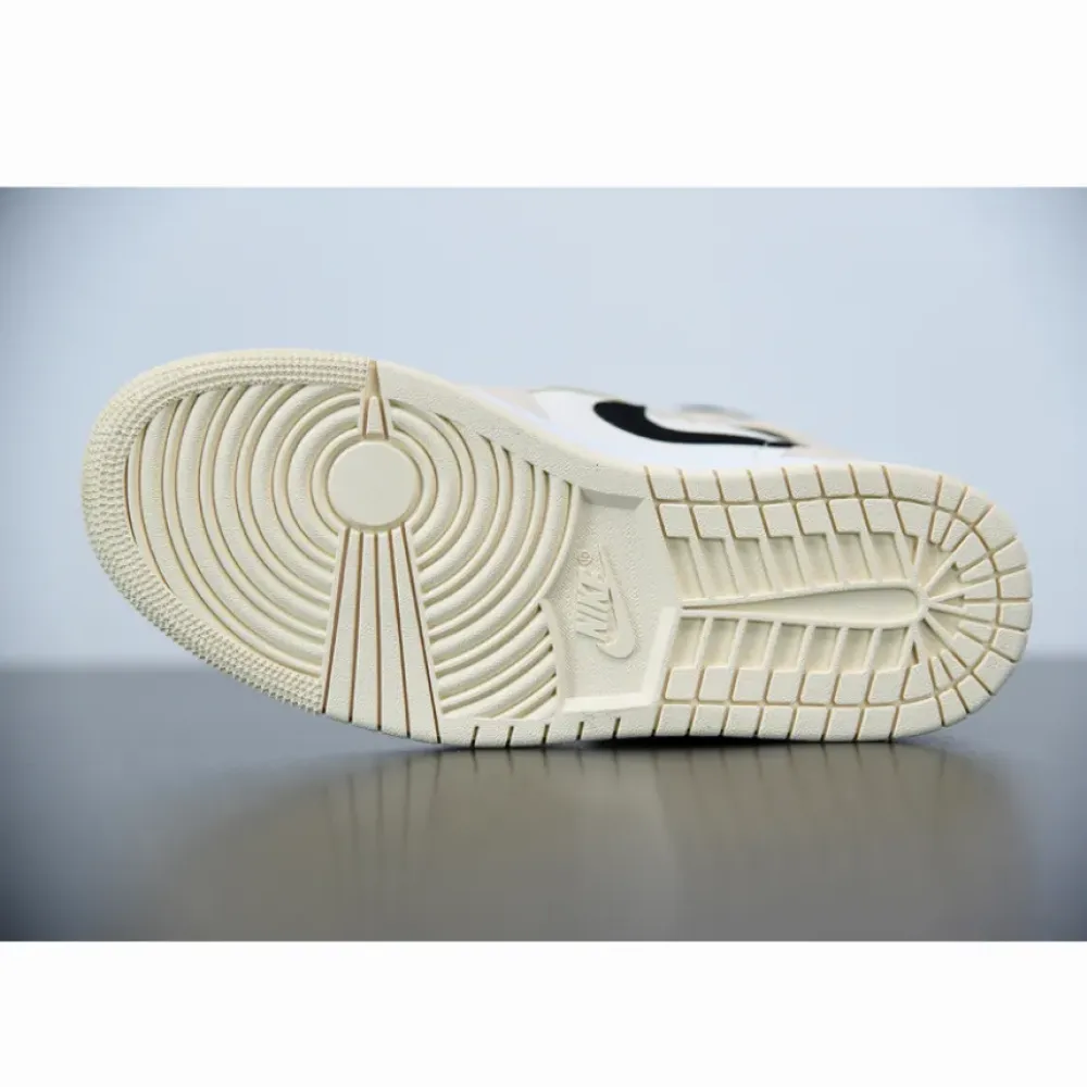 Air Jordan 1 Mid Guava Ice/Sail-Black 