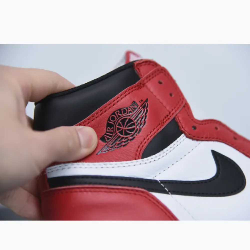 Air Jordan 1 Retro High OG “Chicago” White/Black-Varsity Red 555088-101