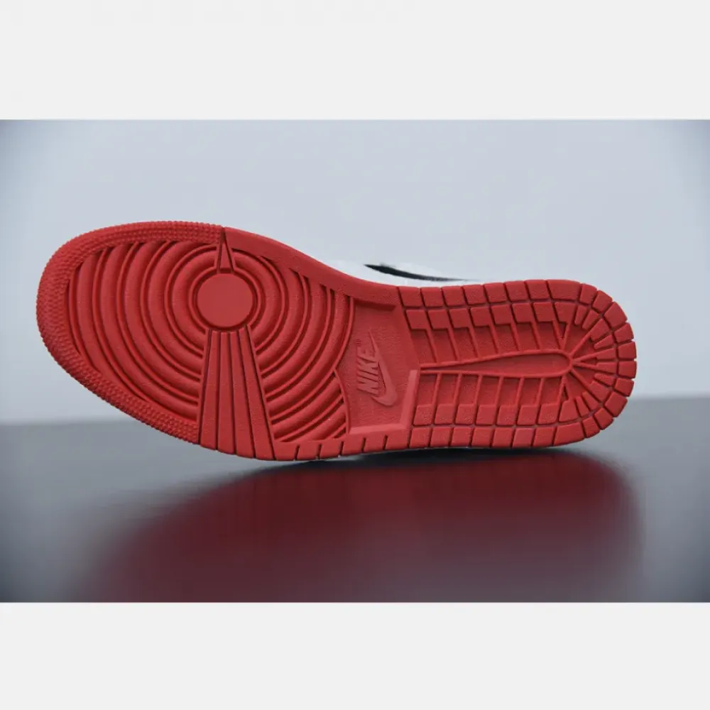 CLOT x Air Jordan 1 Mid ‘Fearless’  CU2804-100