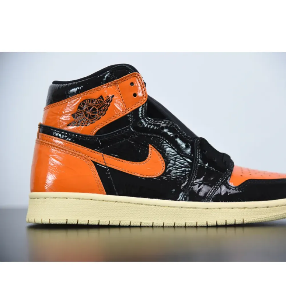 Air Jordan 1 Retro High OG “Shattered Backboard 3.0” Black/Pale Vanilla-Starfish 555088-028