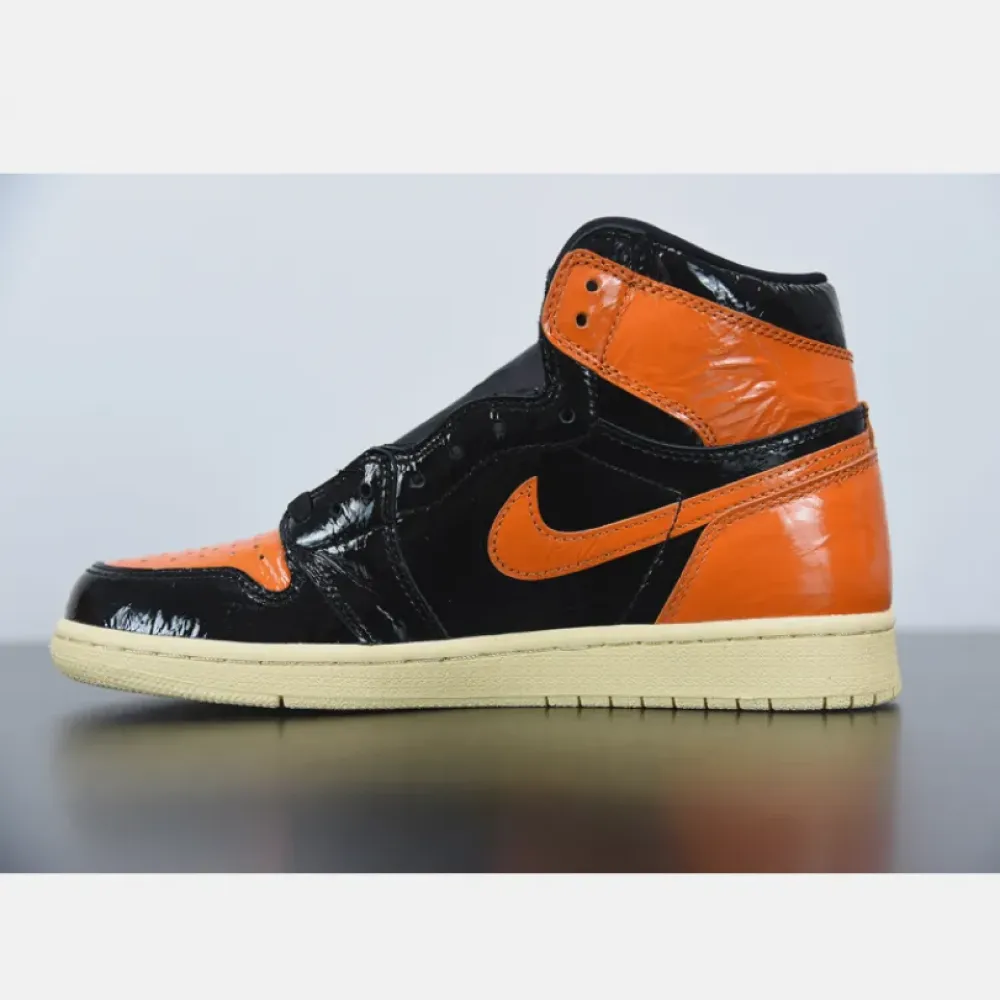 Air Jordan 1 Retro High OG “Shattered Backboard 3.0” Black/Pale Vanilla-Starfish 555088-028