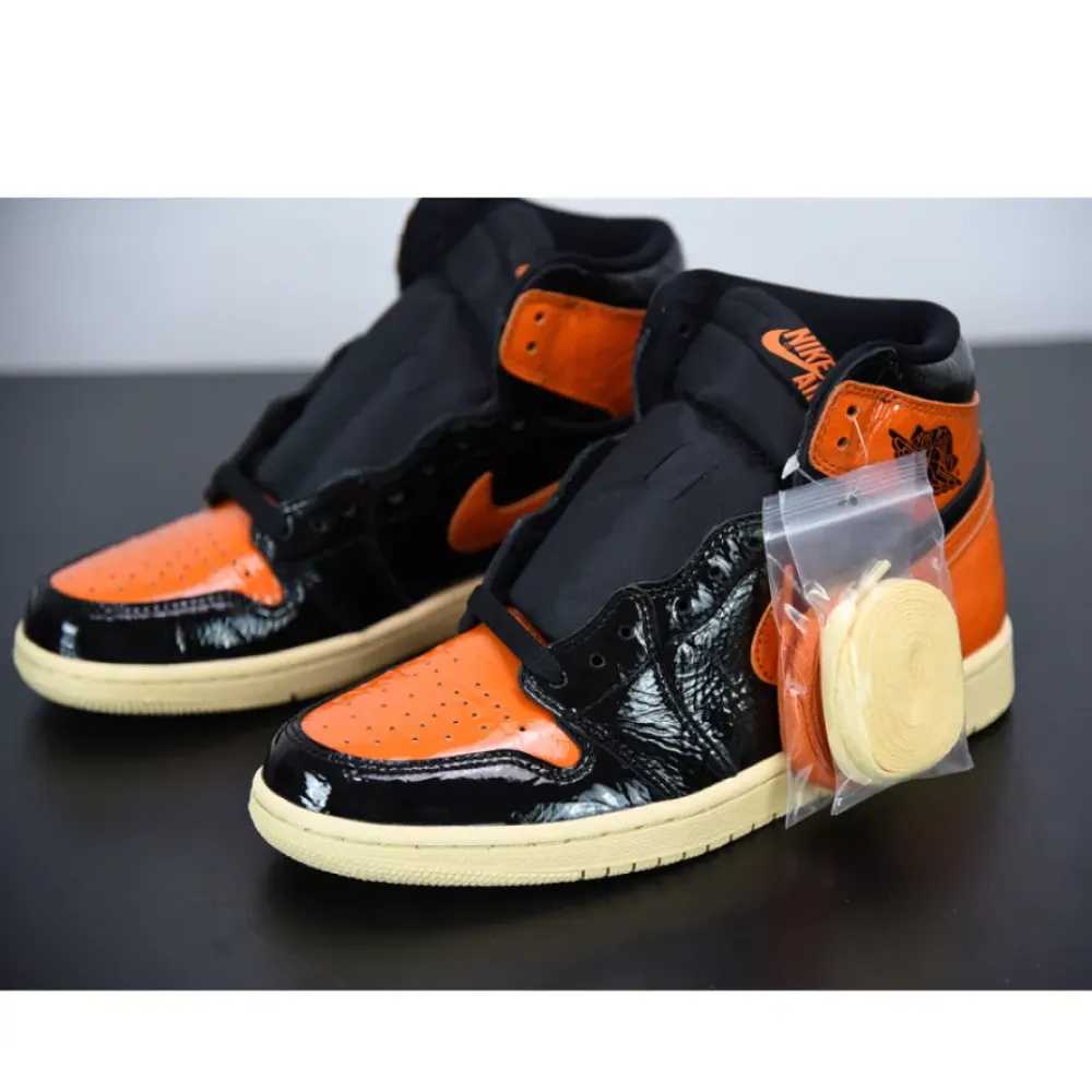 Air Jordan 1 Retro High OG “Shattered Backboard 3.0” Black/Pale Vanilla-Starfish 555088-028