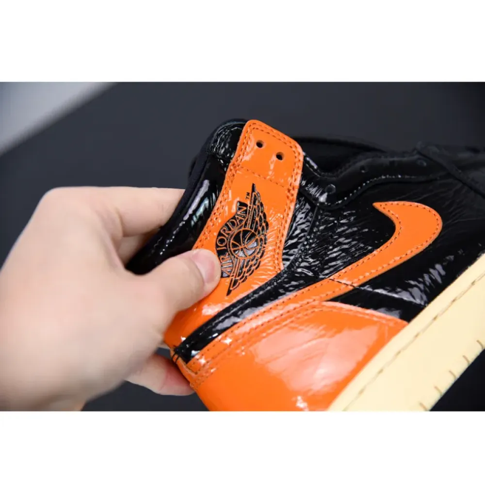 Air Jordan 1 Retro High OG “Shattered Backboard 3.0” Black/Pale Vanilla-Starfish 555088-028