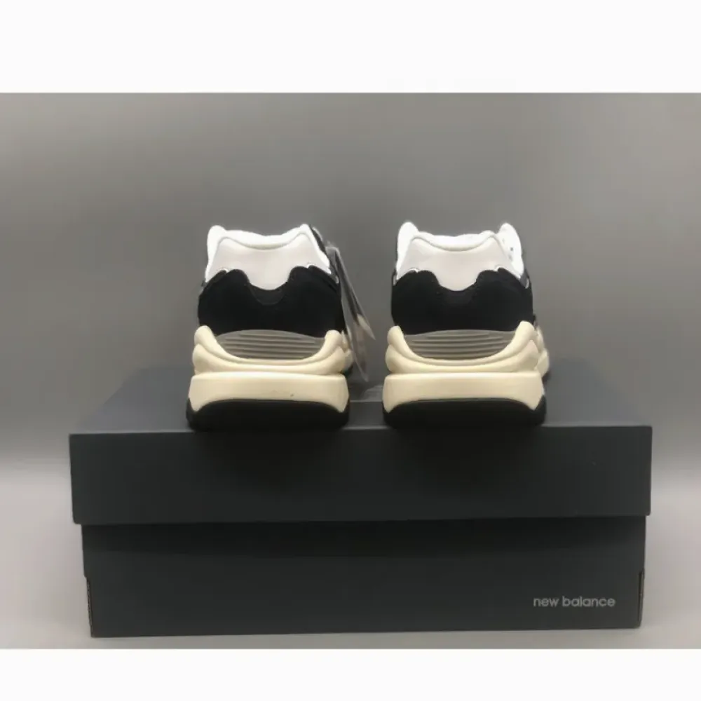 New Balance 57/40 Team Navy/Munsell White  M5740CD