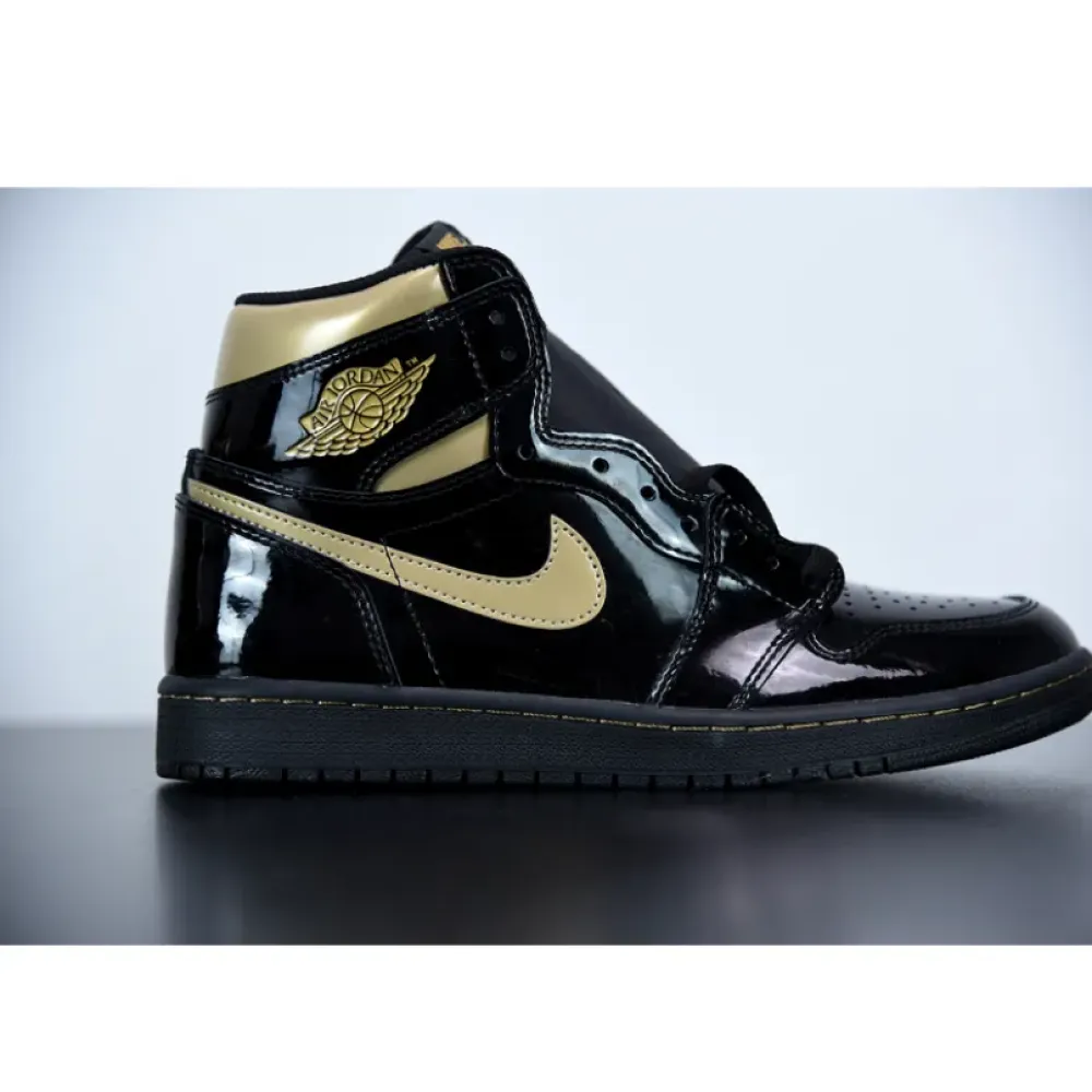 Air Jordan 1 High OG ‘Black Metallic Gold’ 555088-032
