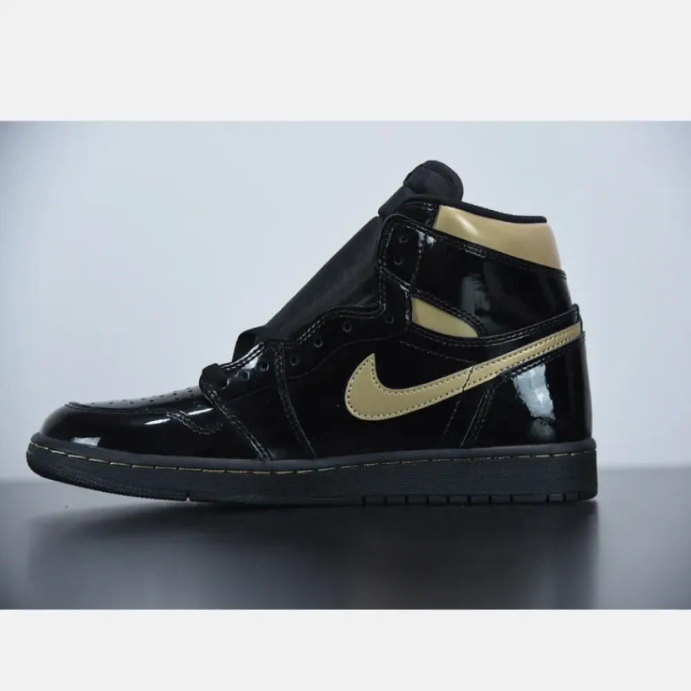 Air Jordan 1 High OG ‘Black Metallic Gold’ 555088-032