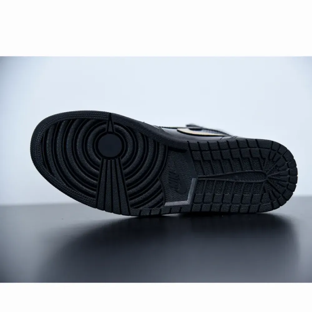 Air Jordan 1 High OG ‘Black Metallic Gold’ 555088-032