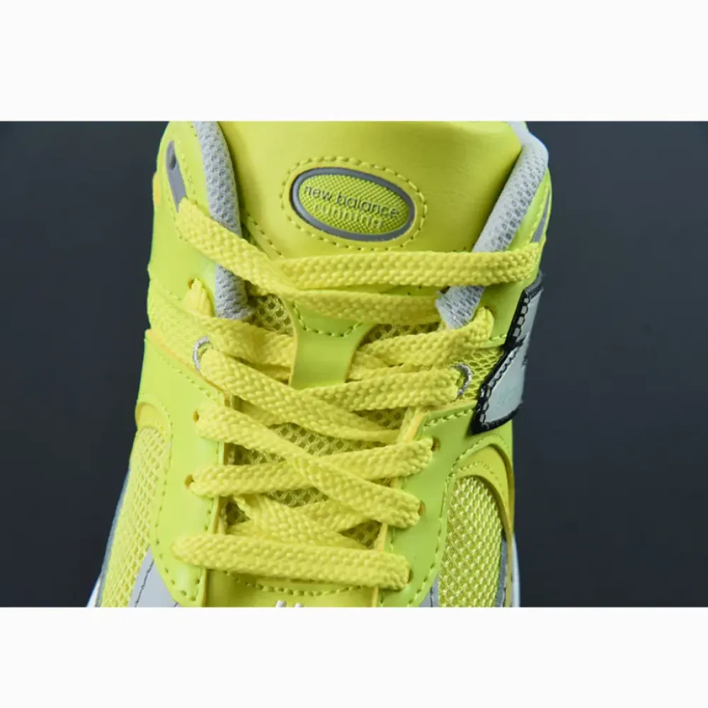 New Balance 2002R Yellow Lime  M2002RLC