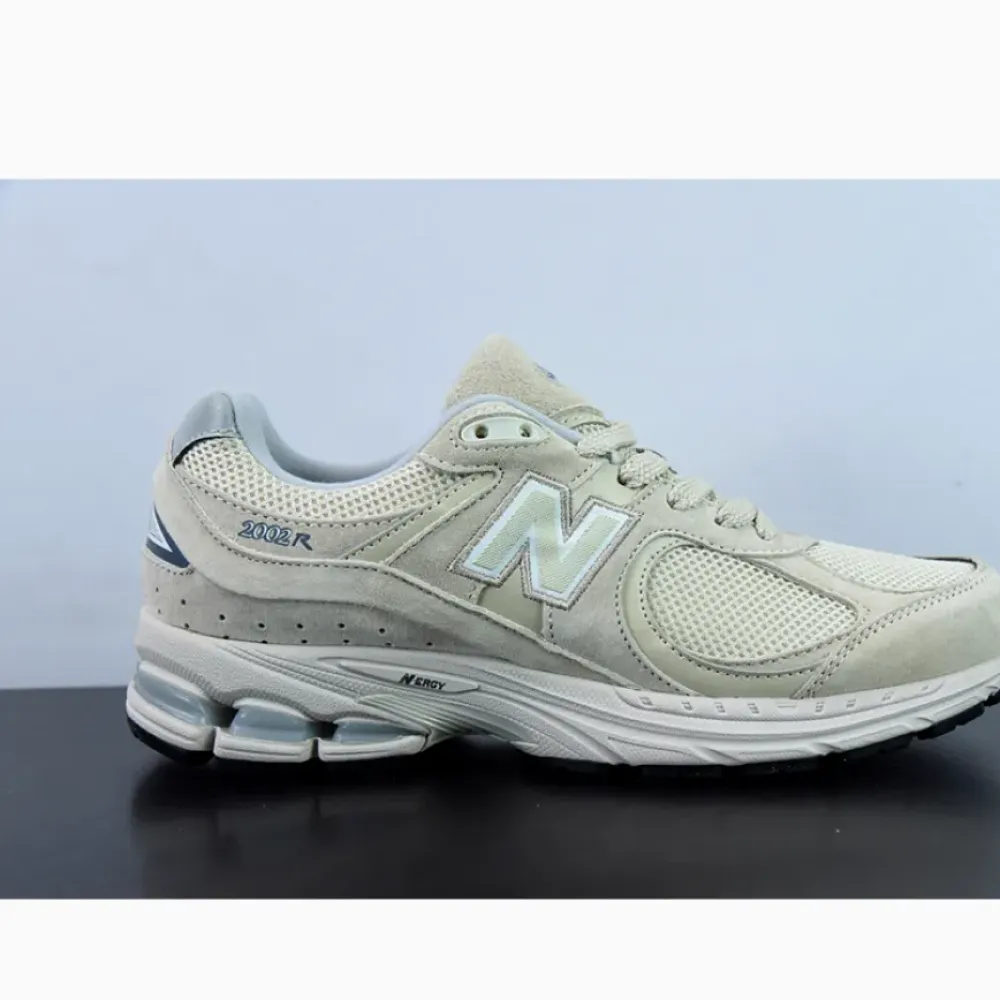 New Balance 2002R “Aluminum” ML2002RE