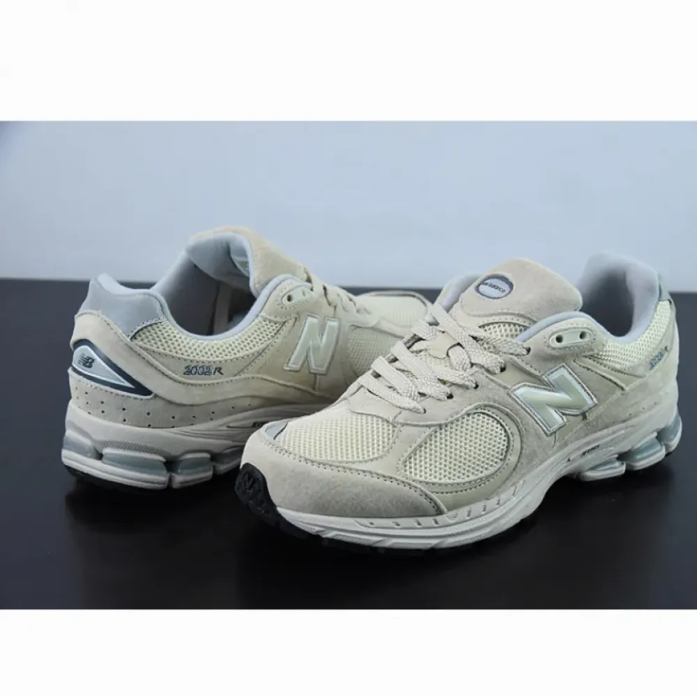 New Balance 2002R “Aluminum” ML2002RE