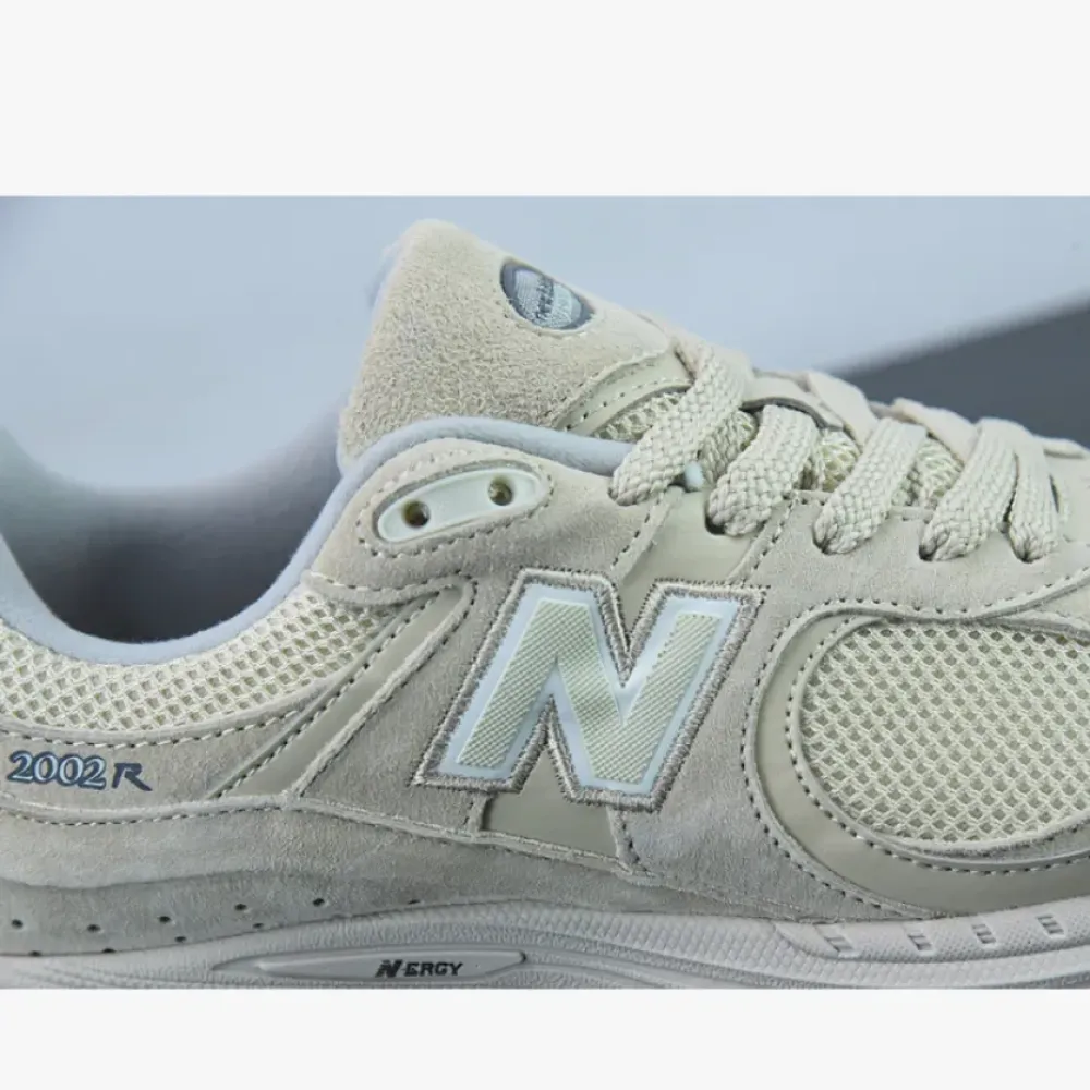 New Balance 2002R “Aluminum” ML2002RE