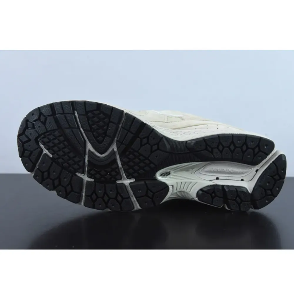 New Balance 2002R “Aluminum” ML2002RE