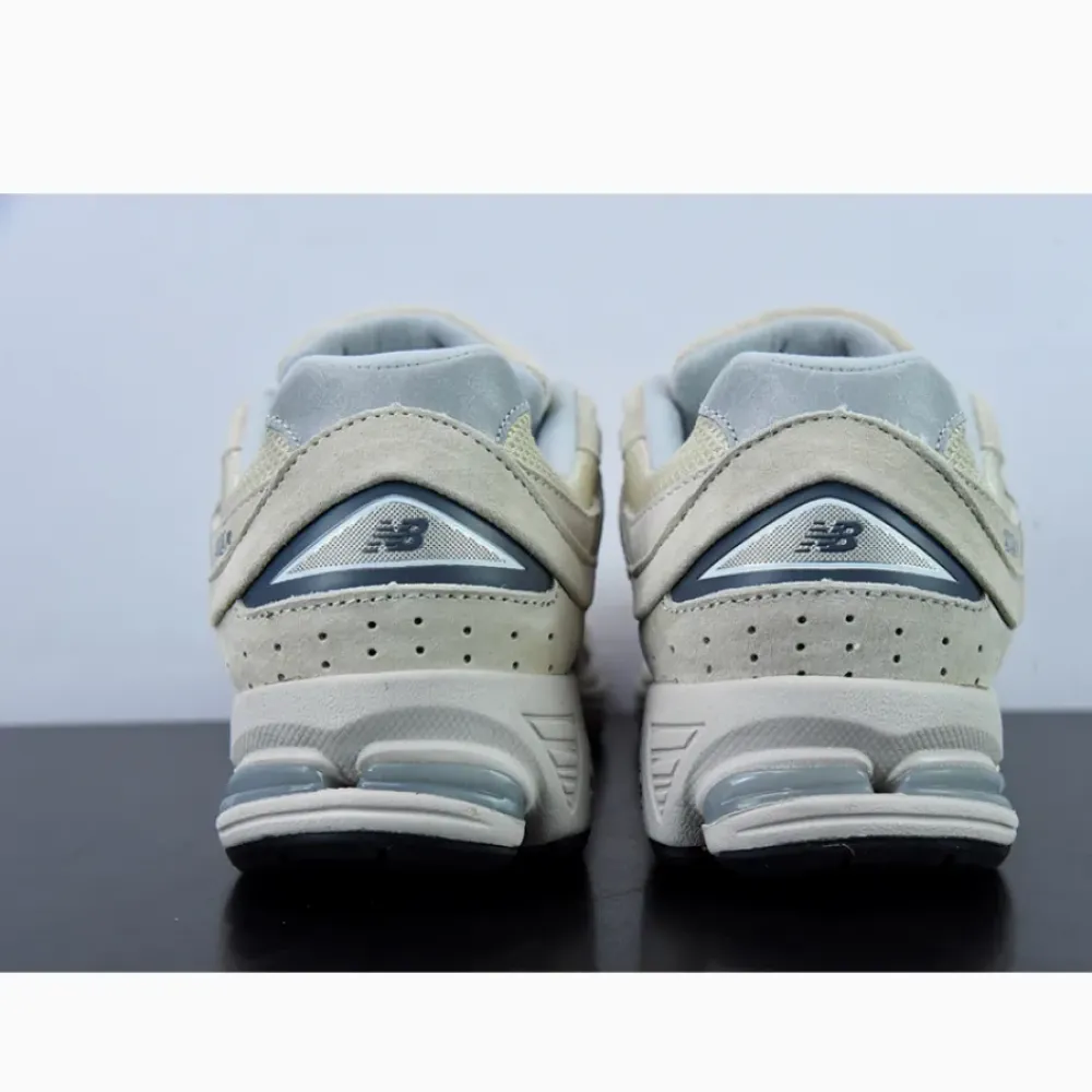 New Balance 2002R “Aluminum” ML2002RE