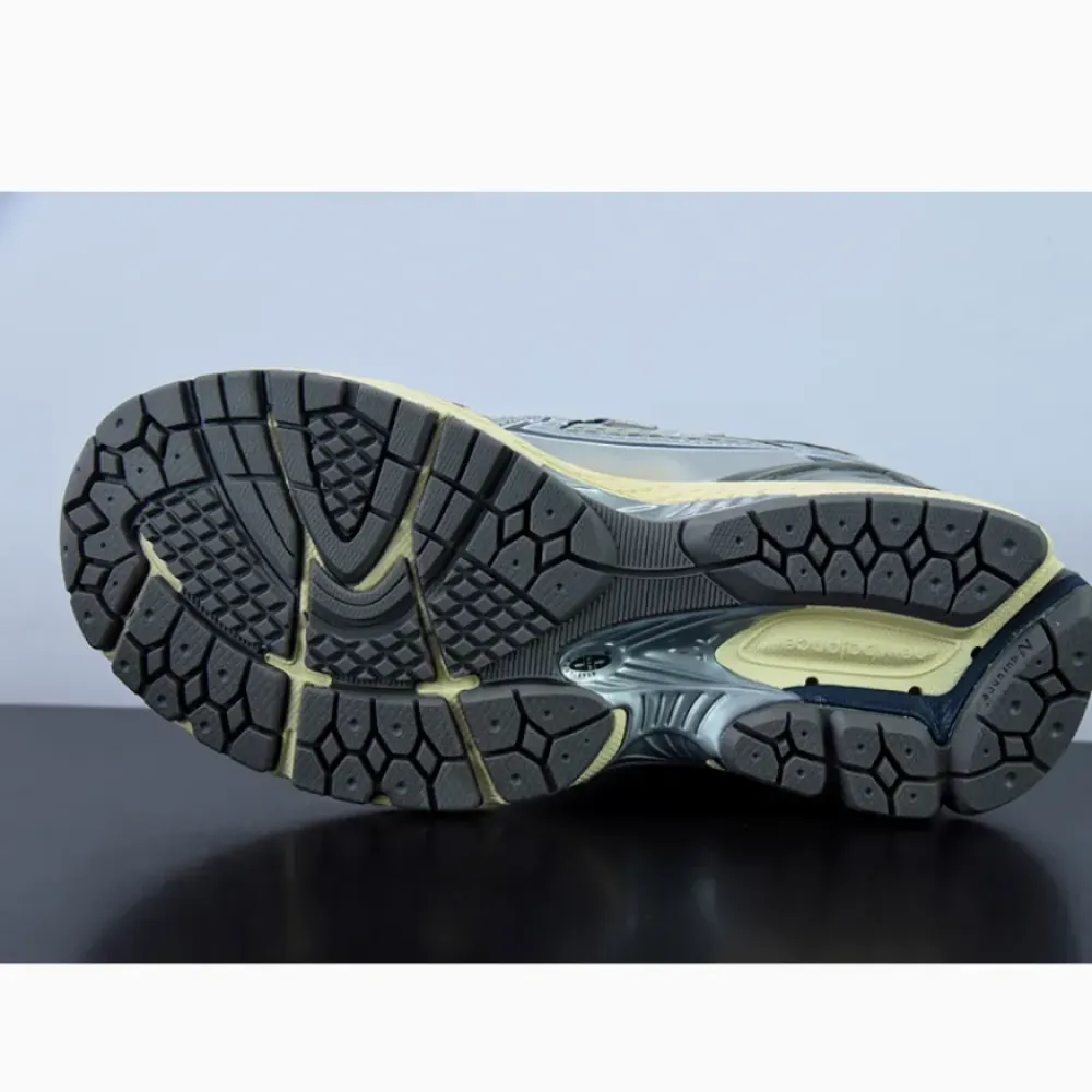 thisisneverthat x New Balance 1906R Silver Navy M1906RTI