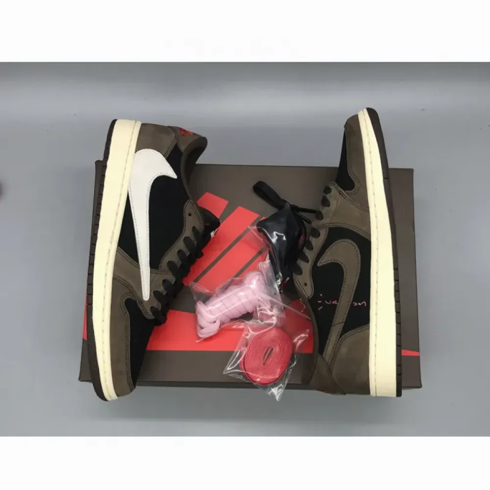 Travis Scott x Air Jordan 1 Low OG SP “Dark Mocha”  CQ4277-001