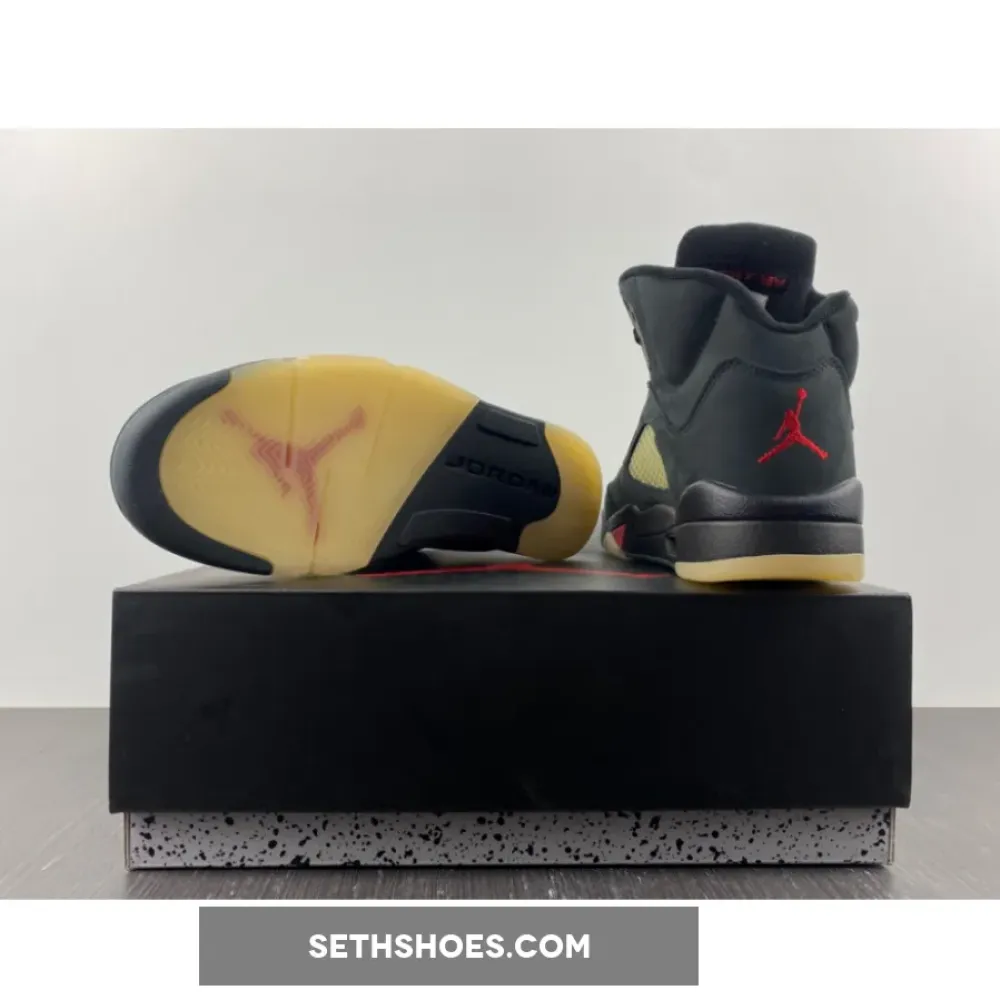 Air Jordan 5 Gore-Tex Off-Noir/Fire Red-Black-Muslin  DR0092-001