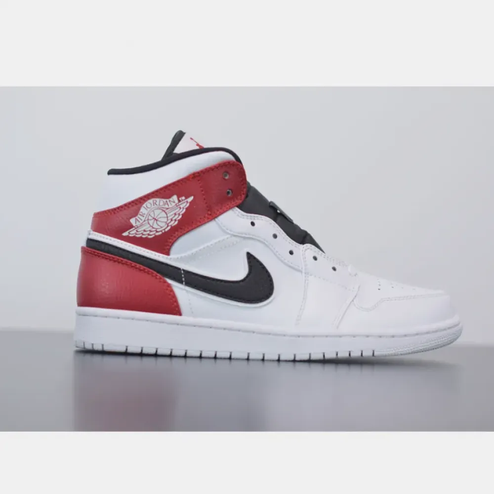 Air Jordan 1 Mid “Chicago” White Red Black 554724-116