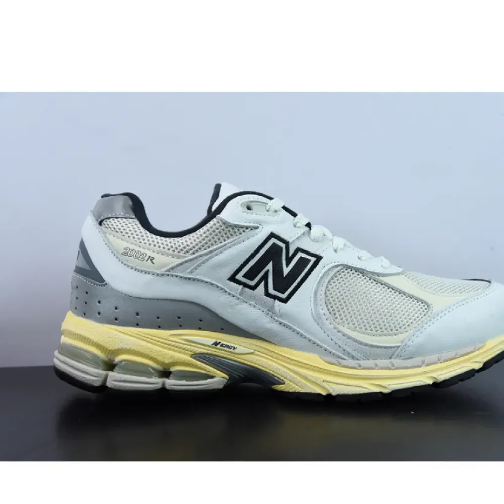 thisisneverthat x New Balance 2002R ‘White’ ML2002RT