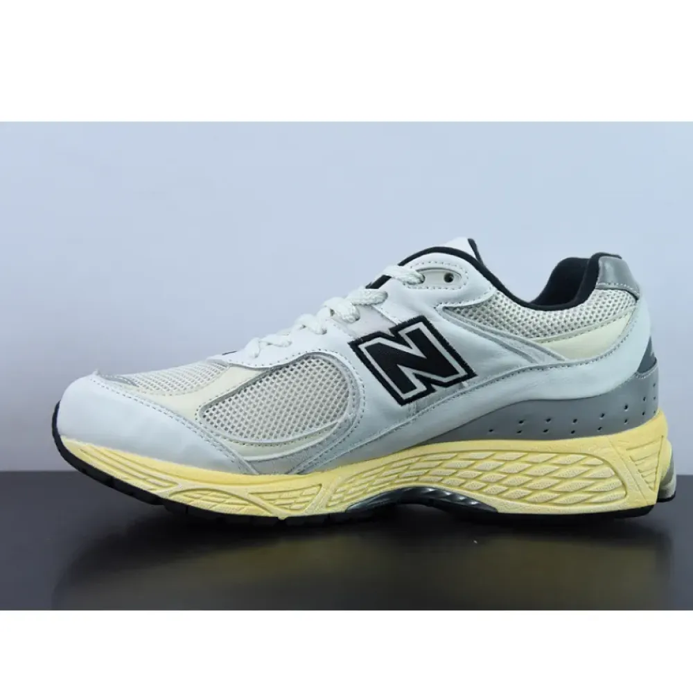 thisisneverthat x New Balance 2002R ‘White’ ML2002RT