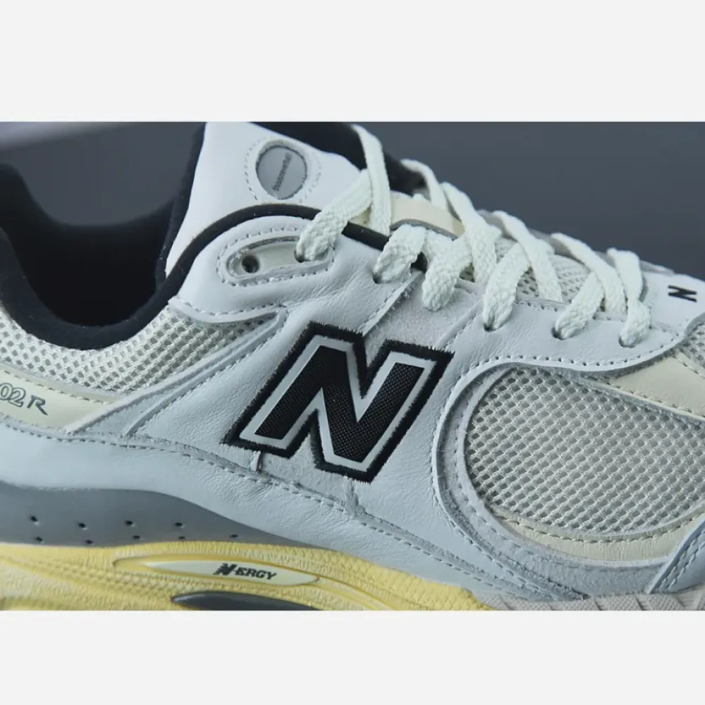 thisisneverthat x New Balance 2002R ‘White’ ML2002RT