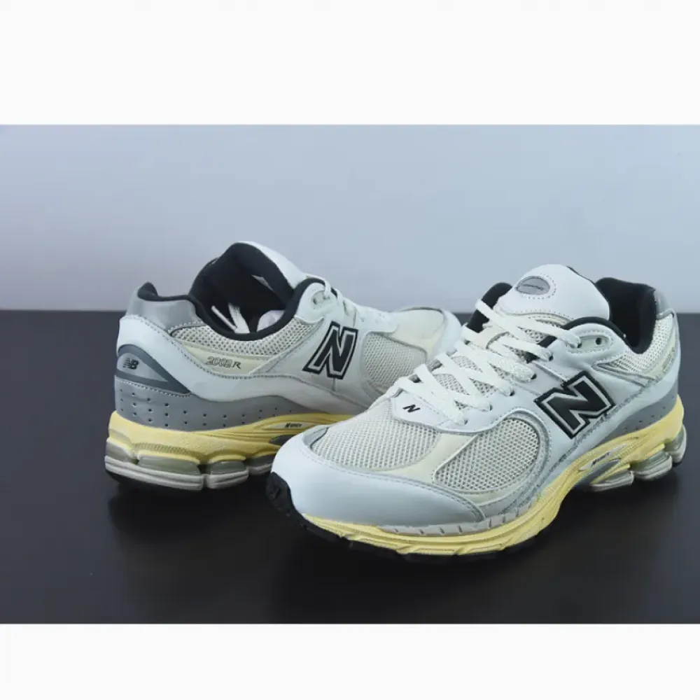 thisisneverthat x New Balance 2002R ‘White’ ML2002RT