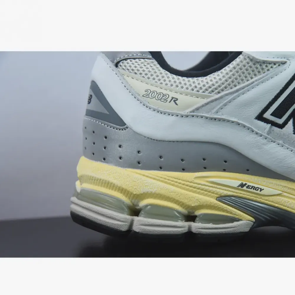 thisisneverthat x New Balance 2002R ‘White’ ML2002RT