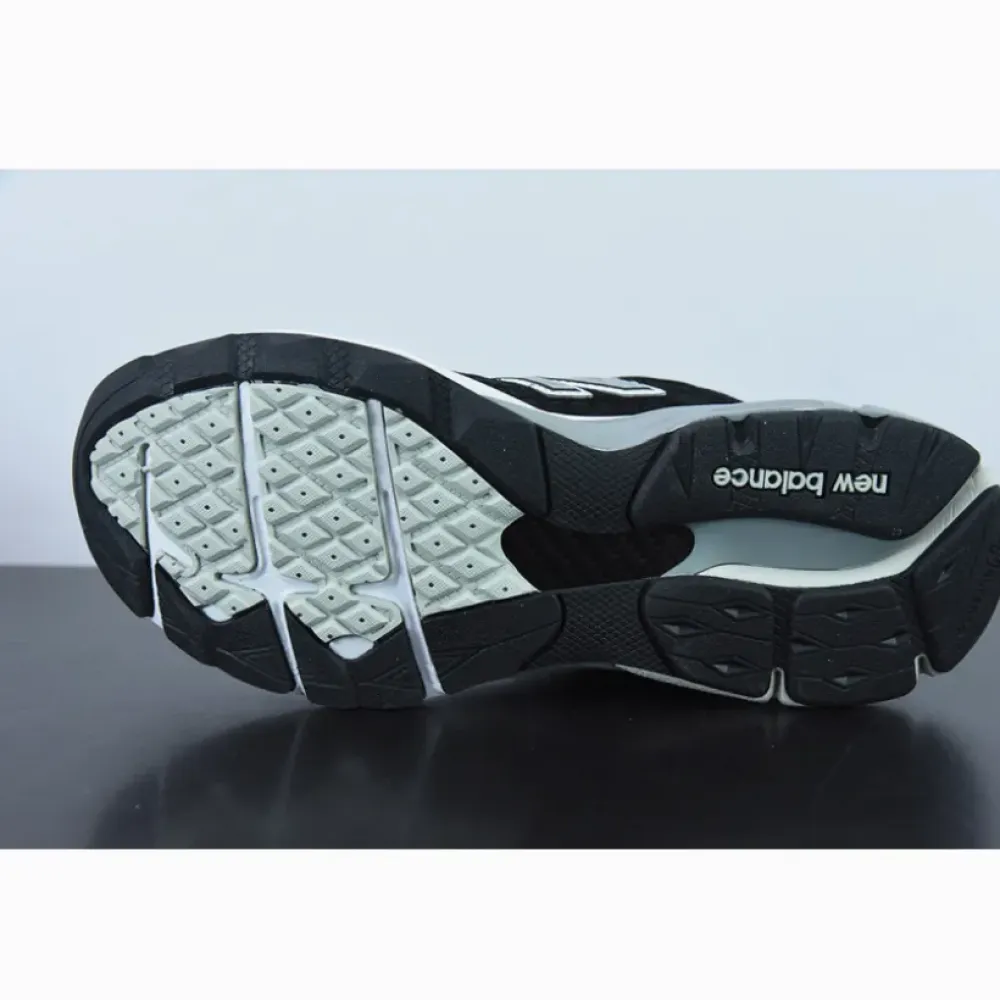 New Balance 990v3 Black White M990BS3