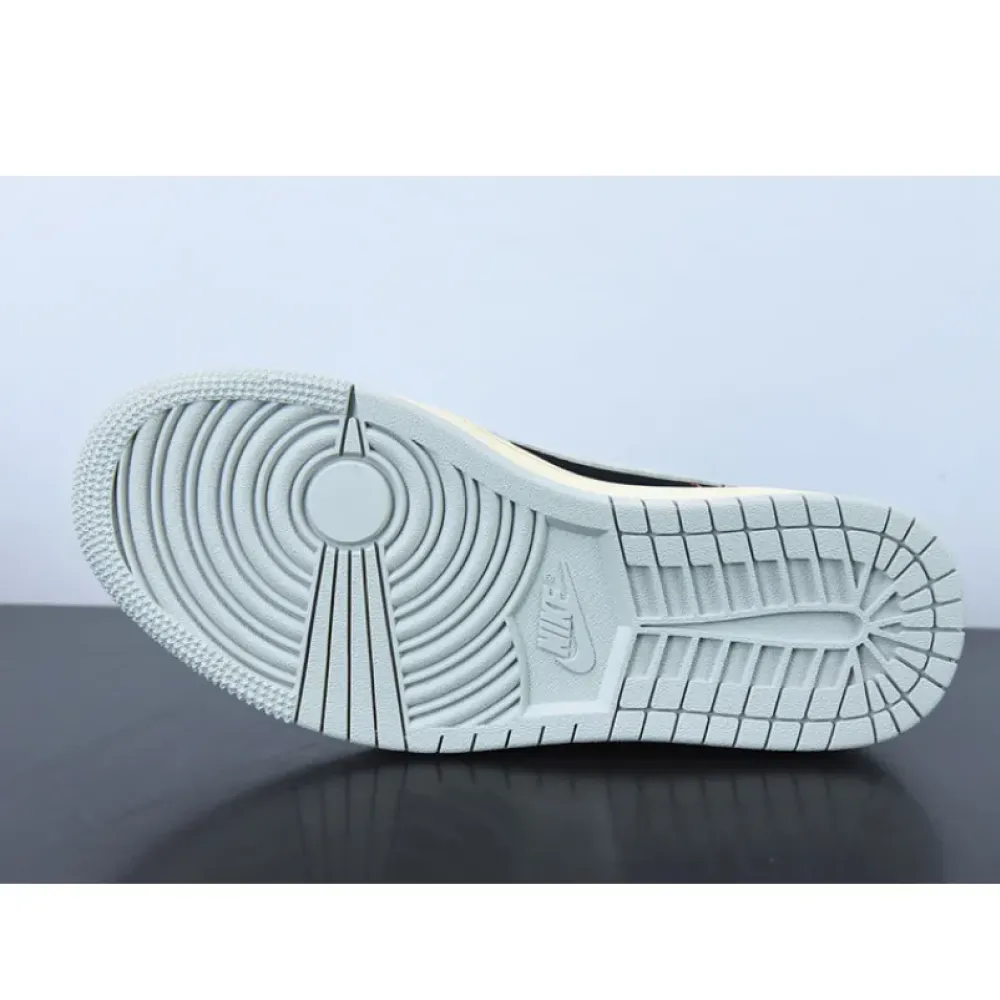 Travis Scott x Air Jordan 1 Low OG Grey/Black/Cream  DM7866-010