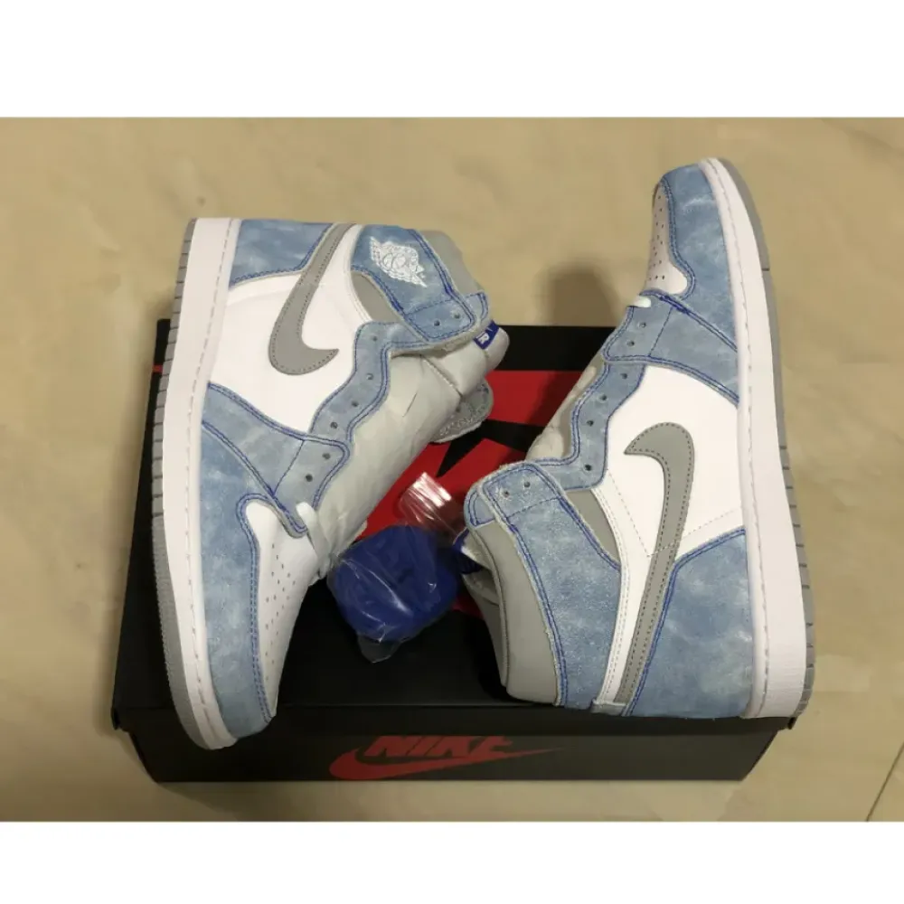 Air Jordan 1 High OG Hyper Royal/Light Smoke Grey-White  555088-402