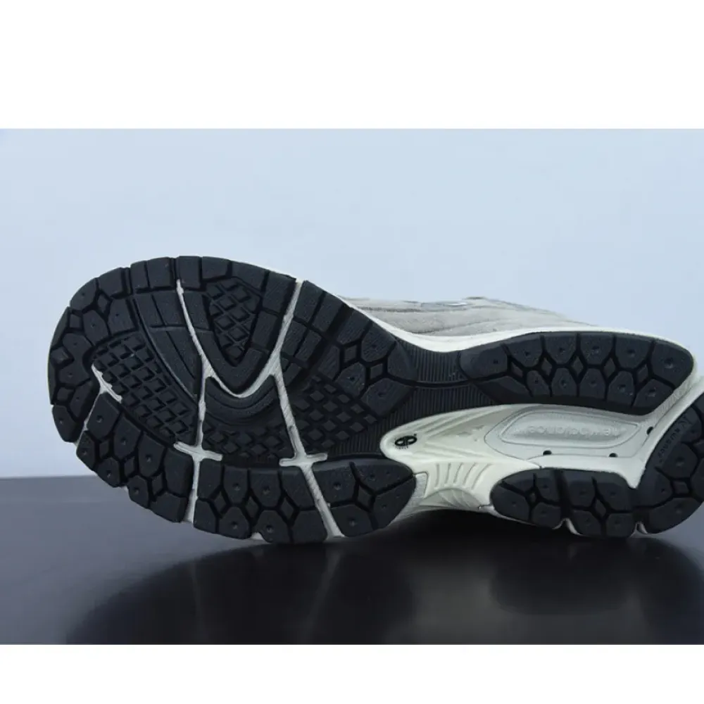 New Balance 2002R Marblehead Light Aluminum ML2002RC