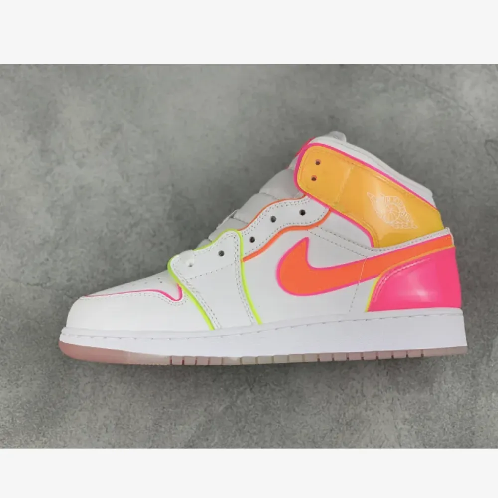 Air Jordan 1 Mid SE GS ‘Edge Glow’  CV4611-100