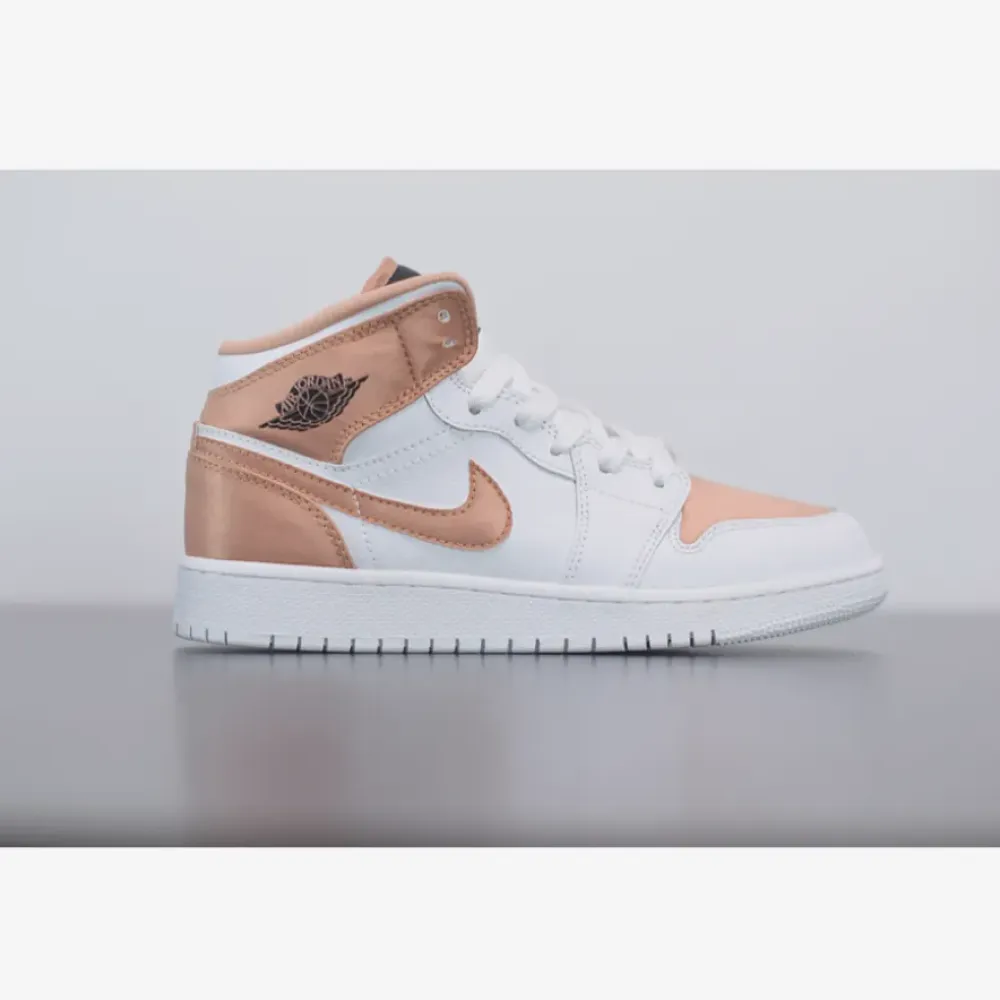 Air Jordan 1 Mid GS White Rose Gold  555112-190