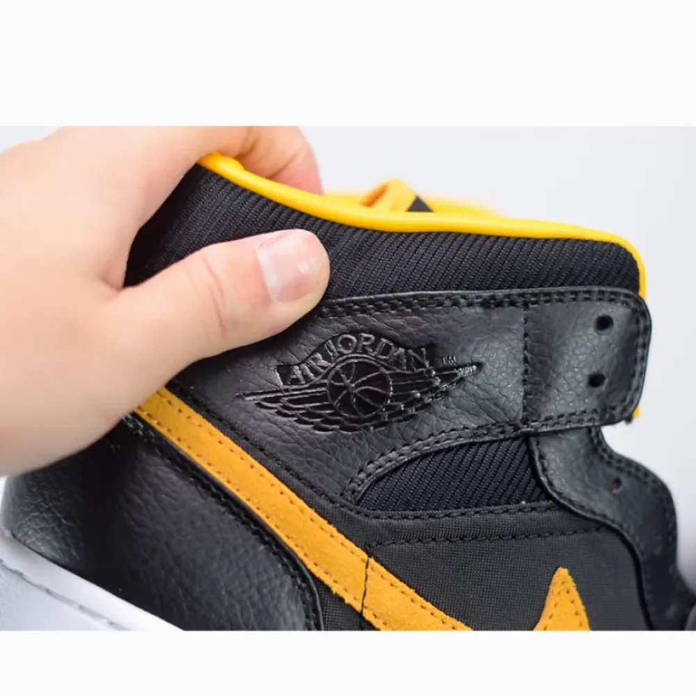 Air Jordan 1 Mid Black/University Gold-White  CI9352-001