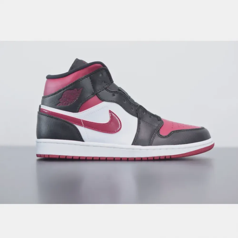 Air Jordan 1 Mid “Bred Toe”  554724-066