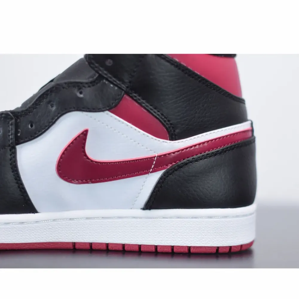 Air Jordan 1 Mid “Bred Toe”  554724-066