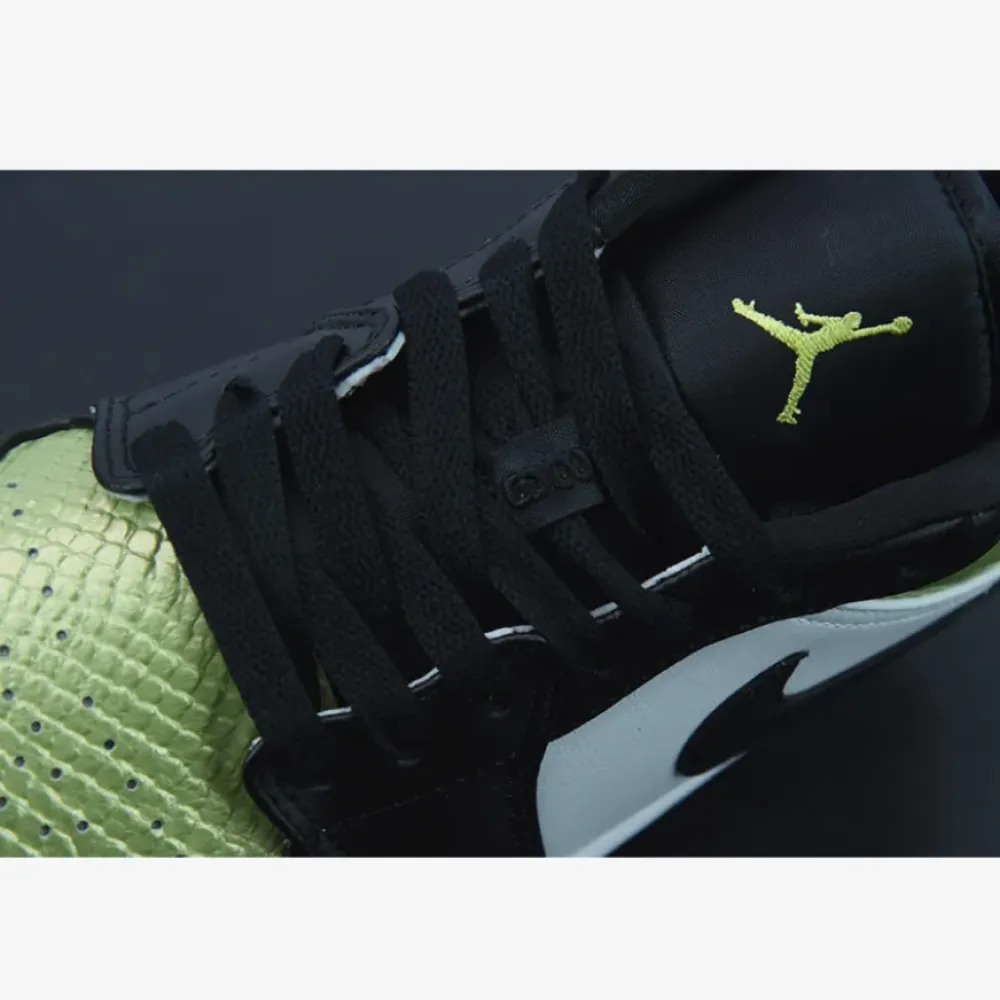 Air Jordan 1 Low “Vivid Green Snakeskin” Vivid Green/Black/White  DX4446-301