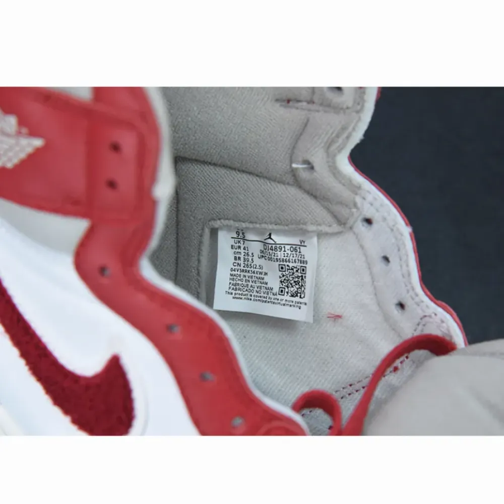 Air Jordan 1 Retro High OG ‘Chenille’ Light Iron Ore/Varsity Red-Sail DJ4891-061