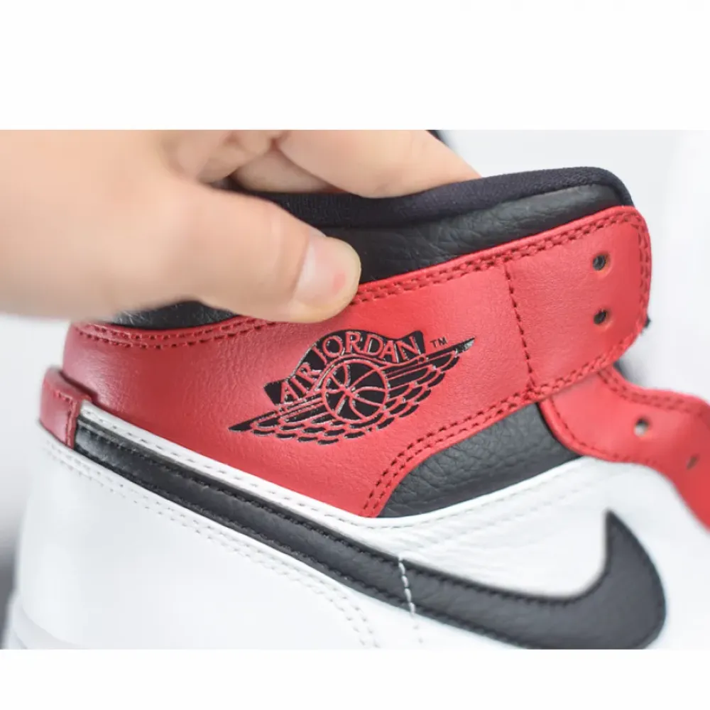 Air Jordan 1 Mid “Chicago” White/Gym Red-Black  554724-173