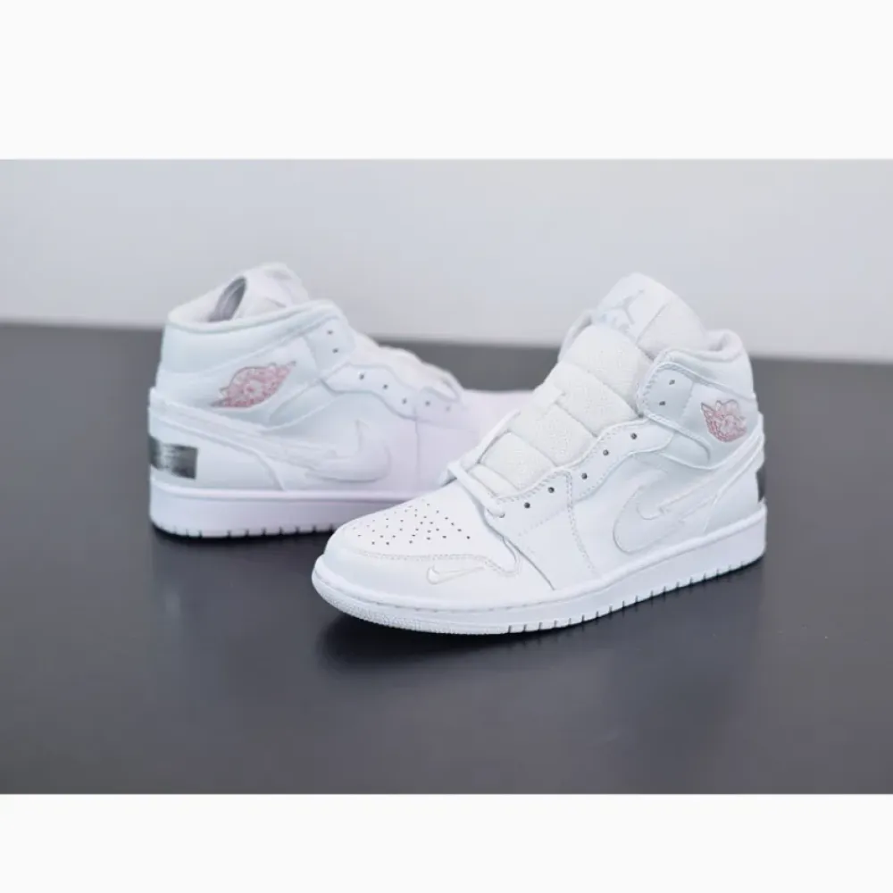 Air Jordan 1 Mid “Euro Tour”  CW7589-100