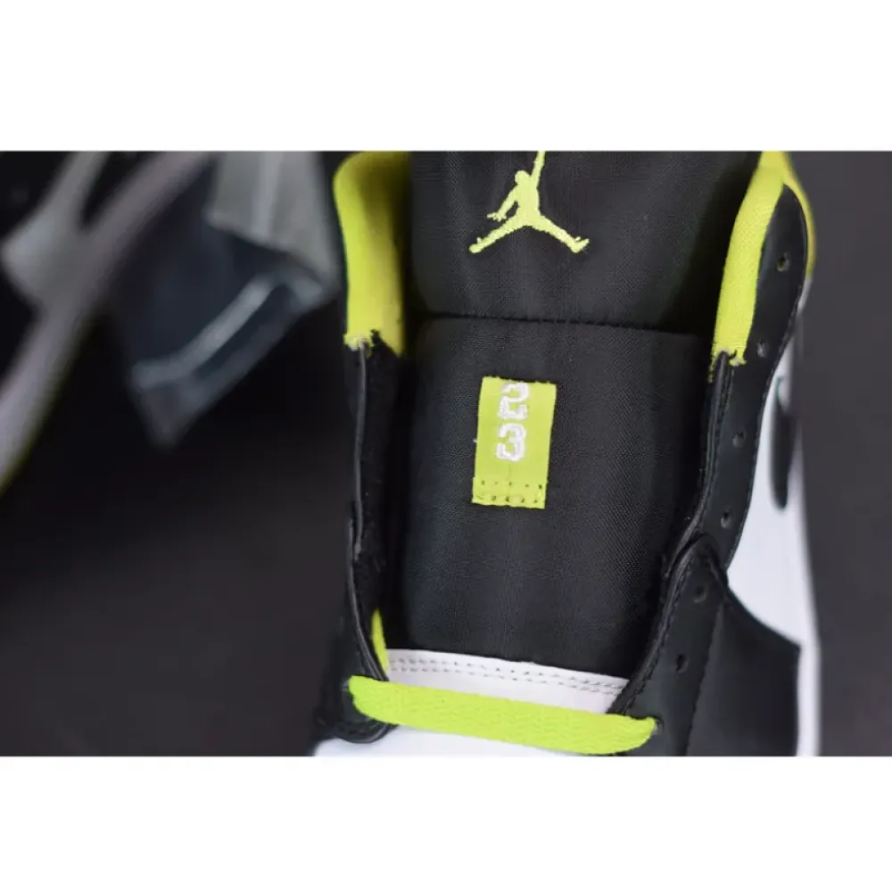 Air Jordan 1 Low ‘Black Cyber’  CK3022-003