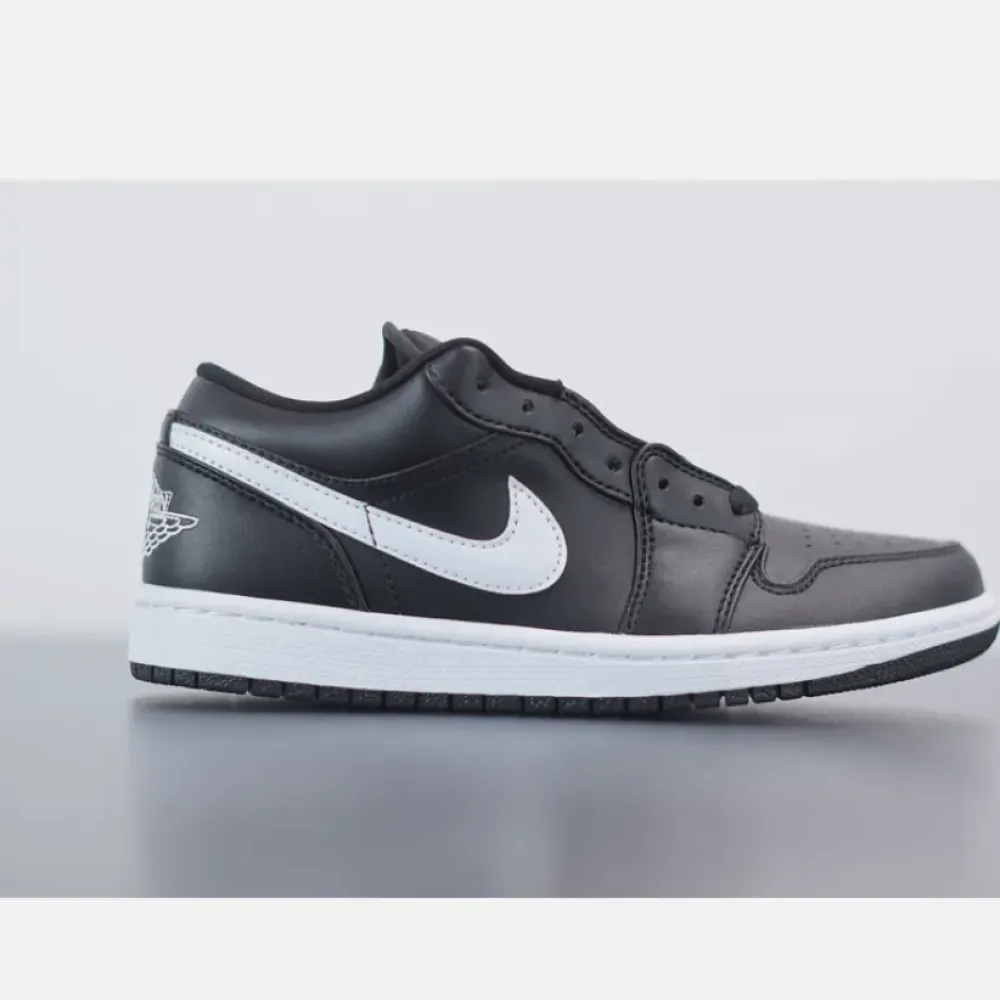 Air Jordan 1 Low ‘Black White’  AO9944-001