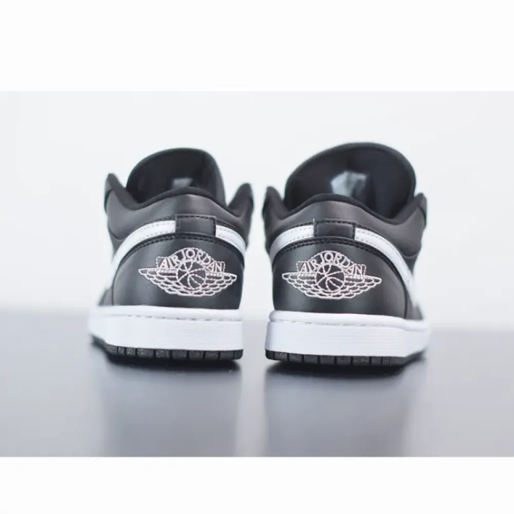 Air Jordan 1 Low ‘Black White’  AO9944-001