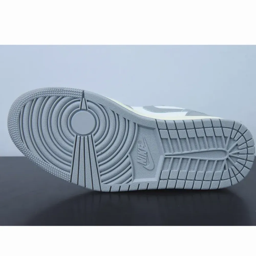 Air Jordan 1 Low “Vintage Grey”  553558-053