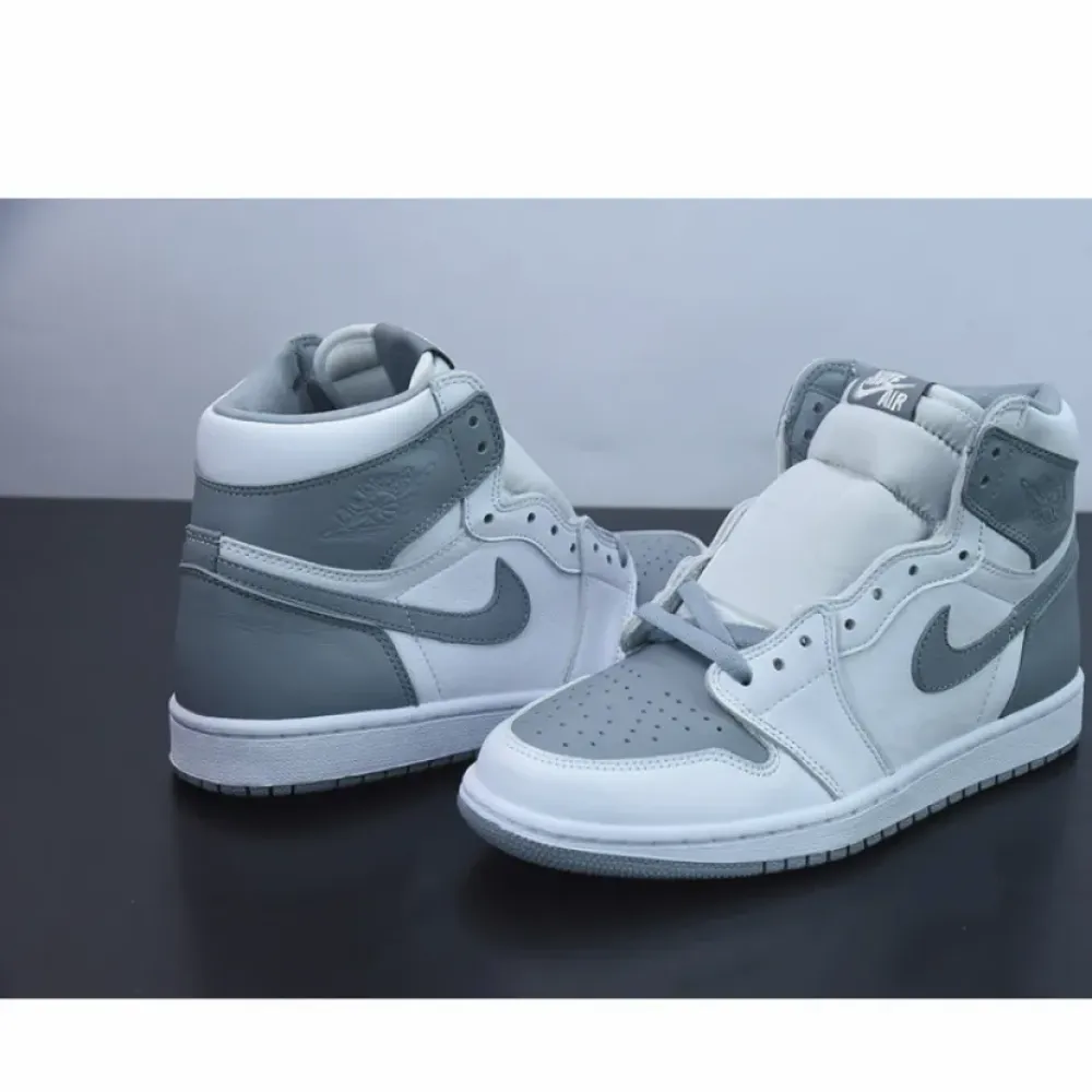 Air Jordan 1 Retro High OG Stealth White  555088-037