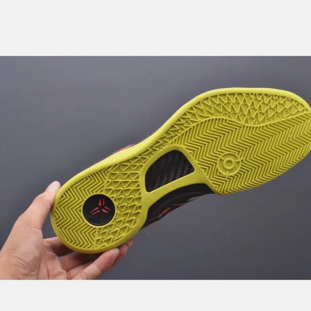 Nike Kobe 8 System GC ‘Christmas’  555286-060