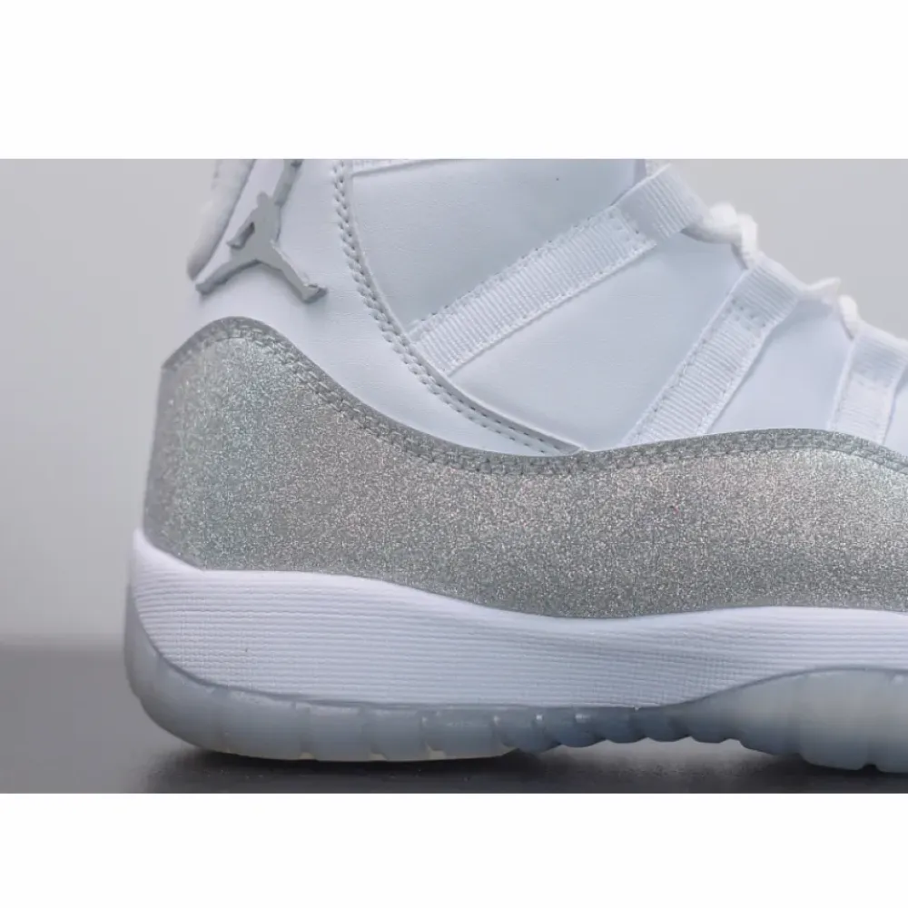 Air Jordan 11 WMNS White Metallic Silver  AR0715-100