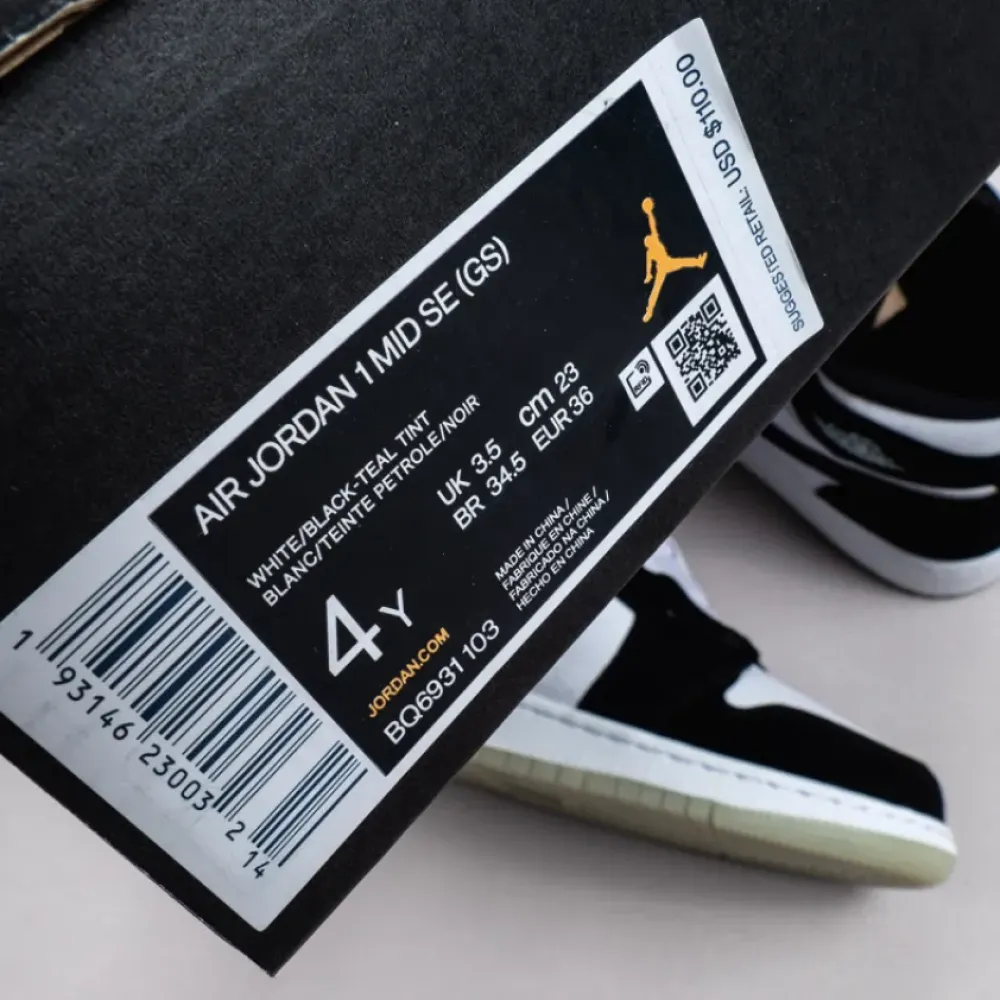 Air Jordan 1 Mid SE GS “Panda” White/Black-Teal Tint  BQ6931-103