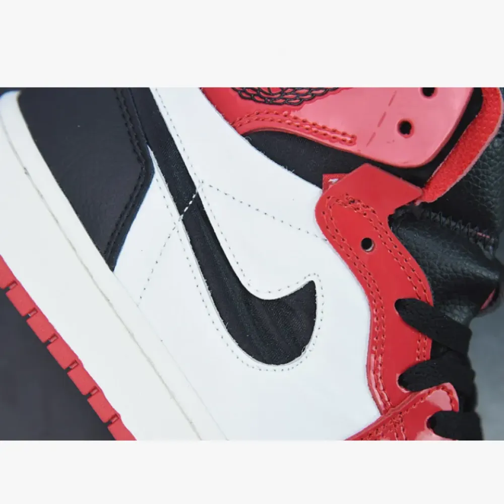 Air Jordan 1 Zoom CMFT “Bulls” White/Black-Red  CT0979-610